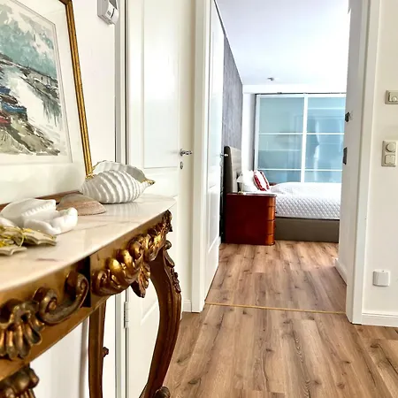 Julian Doppelzimmer Sued